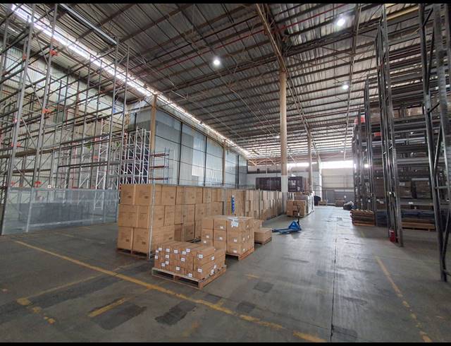 8,558M² WAREHOUSE TO LET IN DENVER